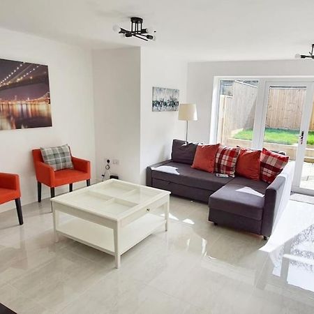 Walnut Flats-F2, 3-Bedroom With Garden & Patio - Ac, Parking, Netflix, Wifi - Close To Oxford, Bicester & Blenheim Palace Bagian luar foto