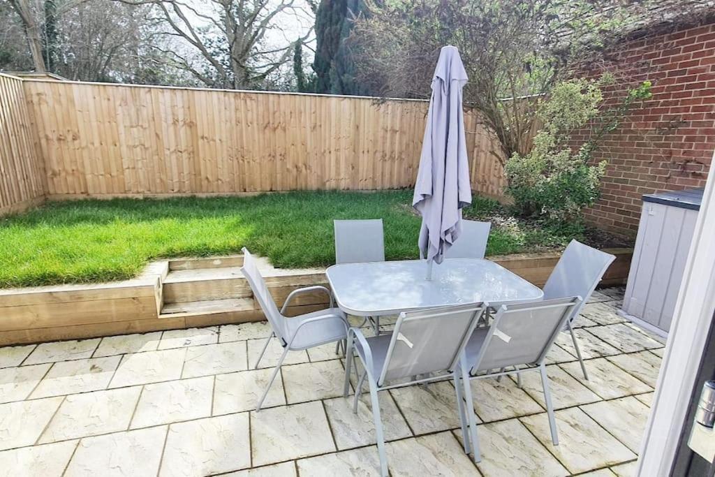 Walnut Flats-F2, 3-Bedroom With Garden & Patio - Ac, Parking, Netflix, Wifi - Close To Oxford, Bicester & Blenheim Palace Bagian luar foto